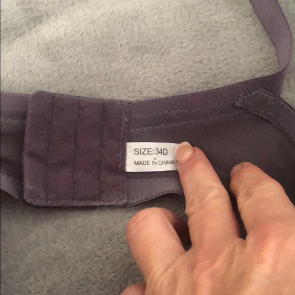 Size 34D underwire lace bra - Picture 3 of 3